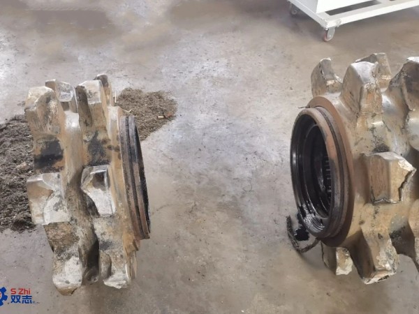 赴山西懷仁測(cè)繪刮板、橫梁、鏈輪體