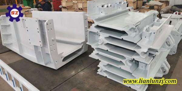 刮板機(jī)<i style='color:red'>中部槽</i>廠家為您分析刮板機(jī)<i style='color:red'>中部槽</i>的材質(zhì)有哪些？