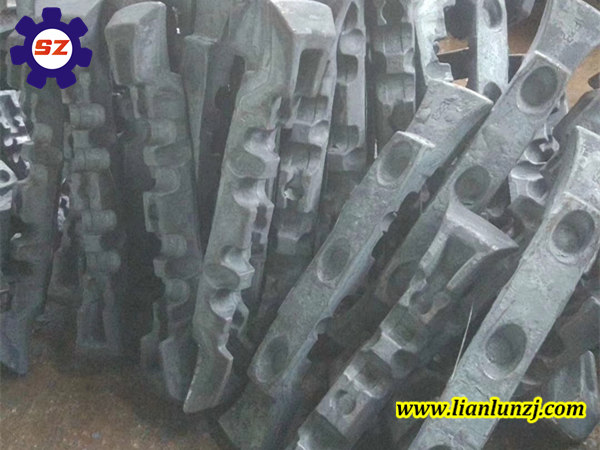 SGZ1200刮板機(jī)刮板、鏈輪組件等配件"出廠亮相"