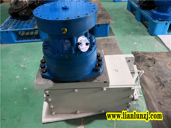 4JLC液壓緊鏈器的緊鏈過(guò)程及注意事項(xiàng)