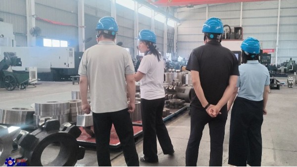 陜西雷總蒞臨河南雙志：考察鏈輪軸組生產(chǎn)，共鑒智能化實(shí)力
