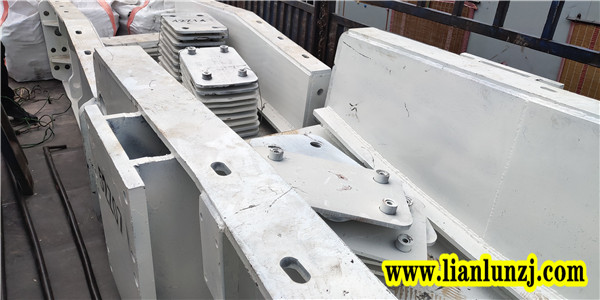 123SDE01?中部槽磨損失效主要是由于哪個(gè)部位引起的？