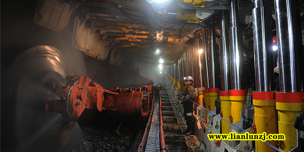 原來你一直都誤解了“綜采三機一架”！